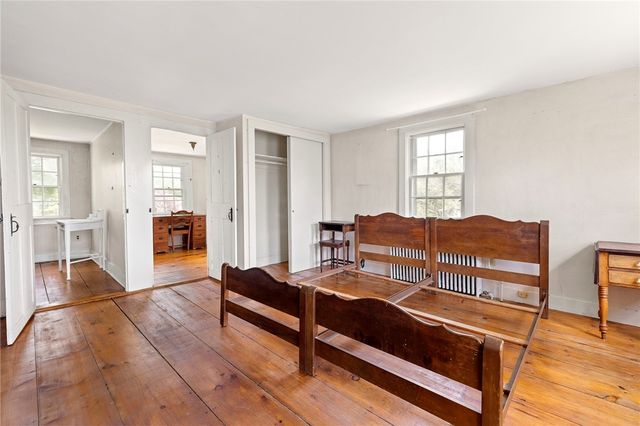 6 Baldwin Road, Middletown, RI 02842