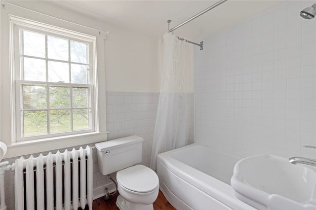 6 Baldwin Road, Middletown, RI 02842