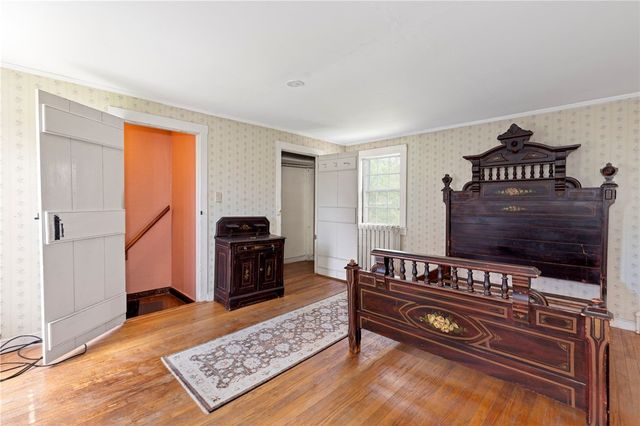 6 Baldwin Road, Middletown, RI 02842
