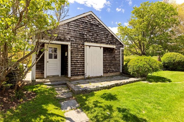 6 Baldwin Road, Middletown, RI 02842