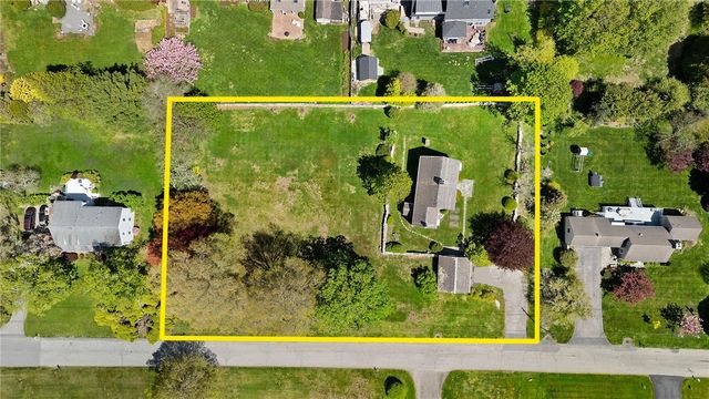 6 Baldwin Road, Middletown, RI 02842
