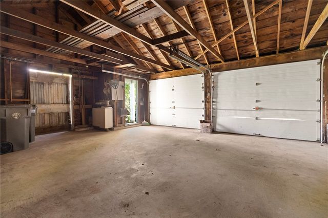 6 Baldwin Road, Middletown, RI 02842