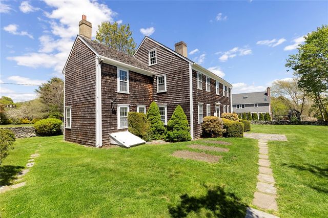 6 Baldwin Road, Middletown, RI 02842