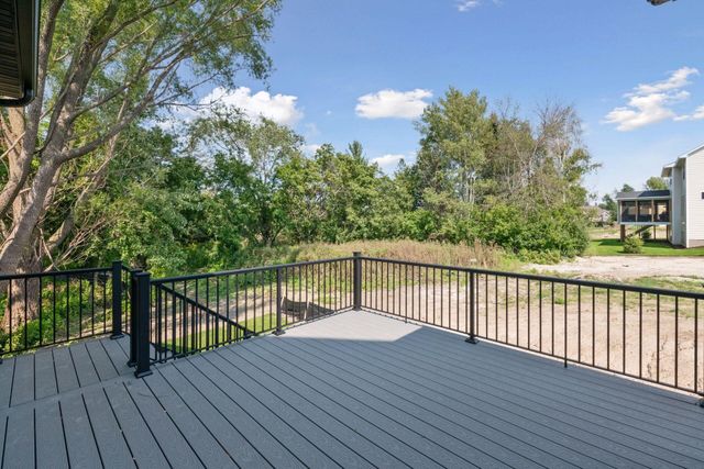 4736 Ogden Trail N, Stillwater, MN 55082