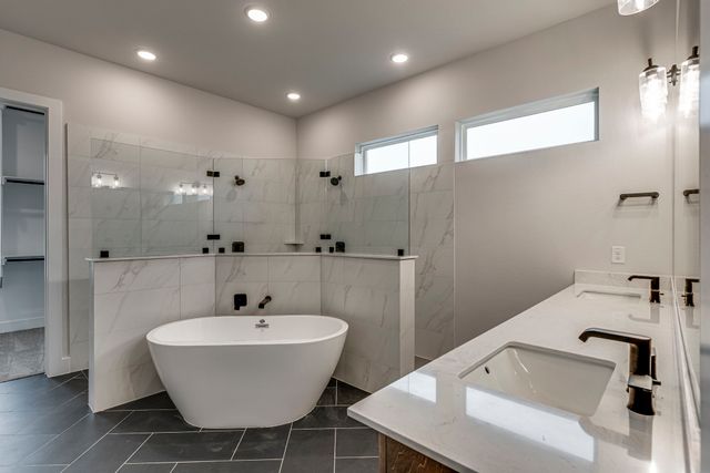 4018 Nola Drive, Midlothian, TX 76065