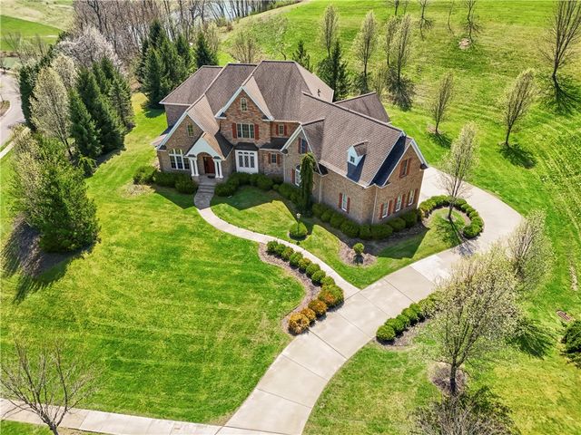 107 Kingston Ave, Cranberry Twp, PA 16066