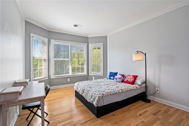 107 Kingston Ave, Cranberry Twp, PA 16066