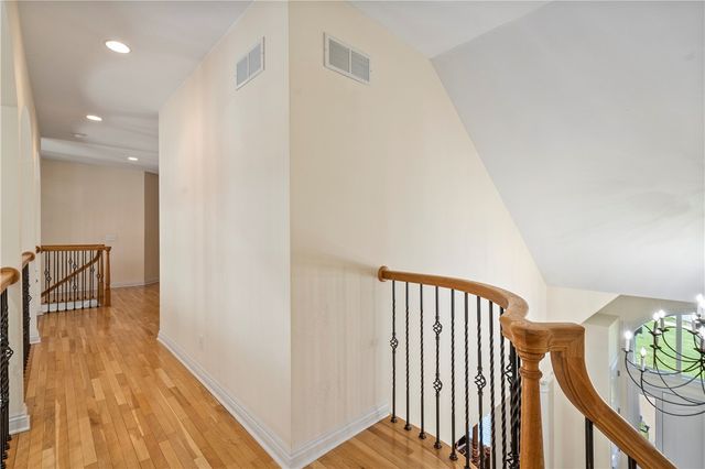 107 Kingston Ave, Cranberry Twp, PA 16066