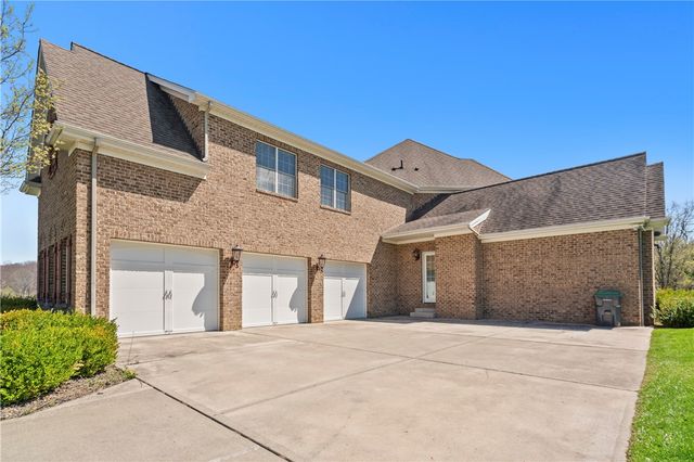 107 Kingston Ave, Cranberry Twp, PA 16066
