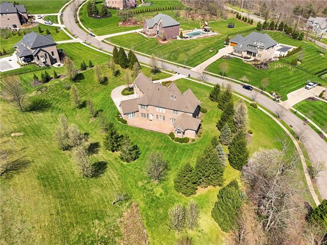107 Kingston Ave, Cranberry Twp, PA 16066