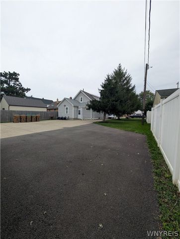 80 Meadow Place, Cheektowaga, NY 14225