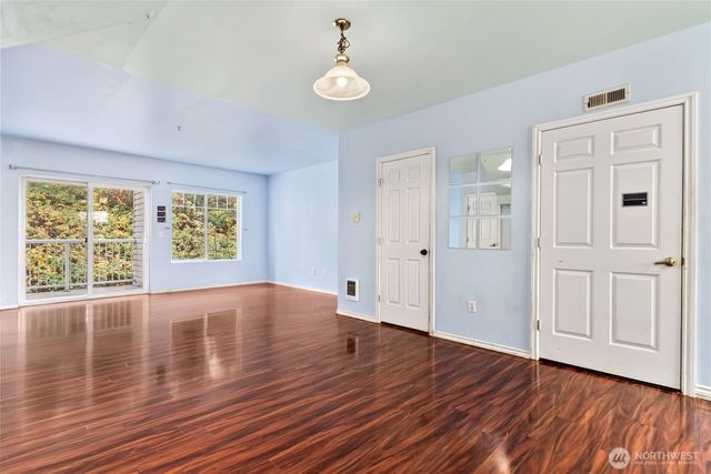 31900 104th Avenue SE #C204, Auburn, WA 98092