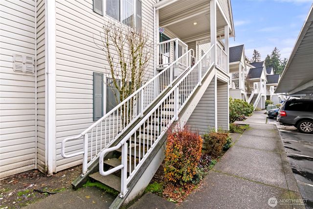 31900 104th Avenue SE #C204, Auburn, WA 98092