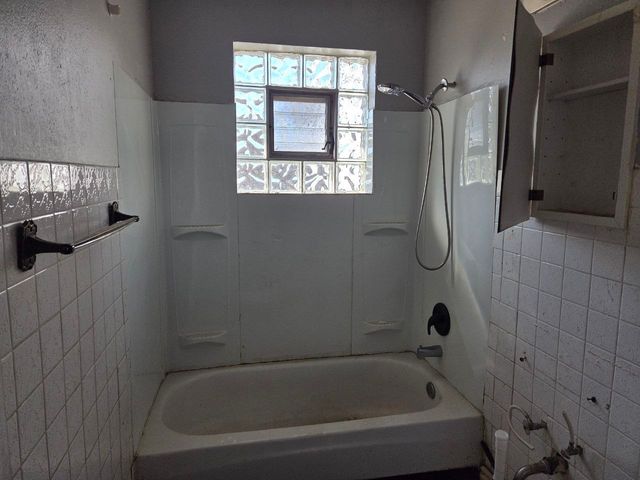 3724 Saint Paul Avenue, Bellwood, IL 60104