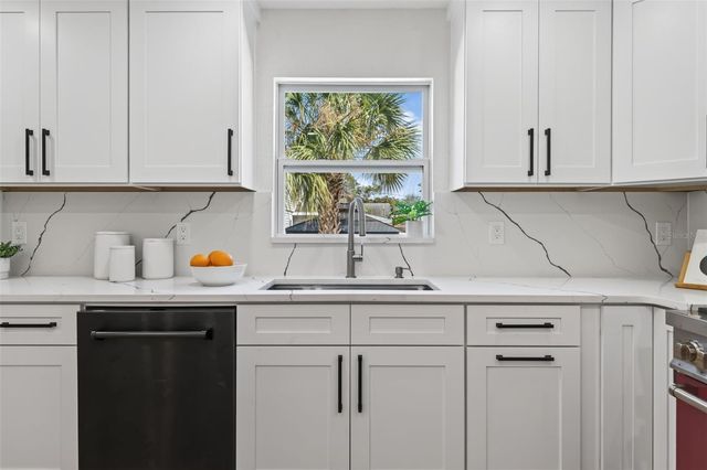 310 PARK STREET N, St Petersburg, FL 33710