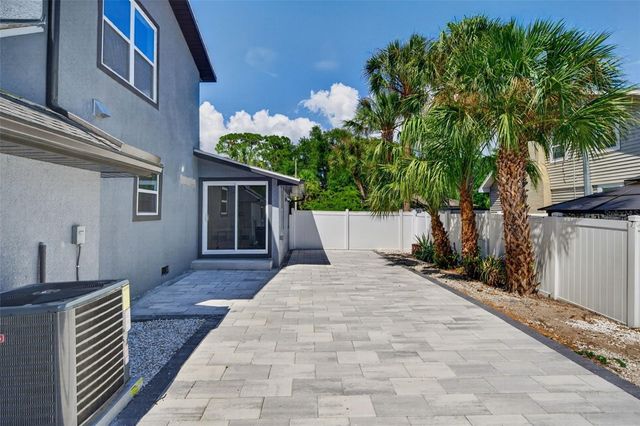 310 PARK STREET N, St Petersburg, FL 33710