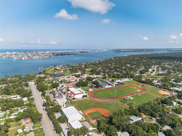 310 PARK STREET N, St Petersburg, FL 33710