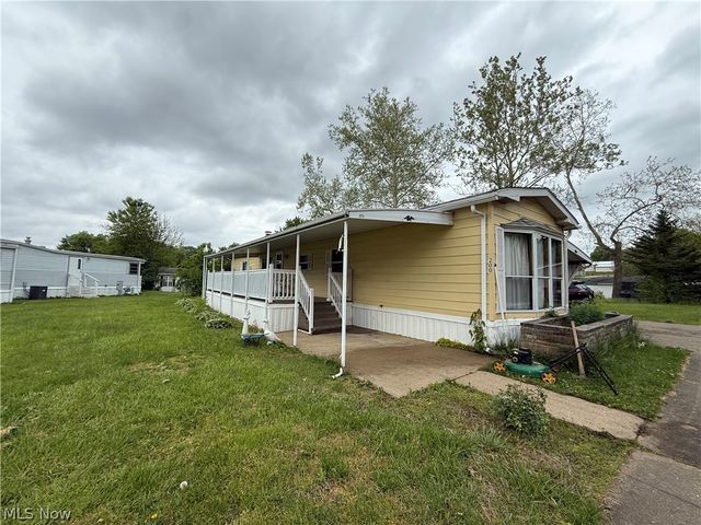 200 Driftwood Drive SE, New Philadelphia, OH 44663