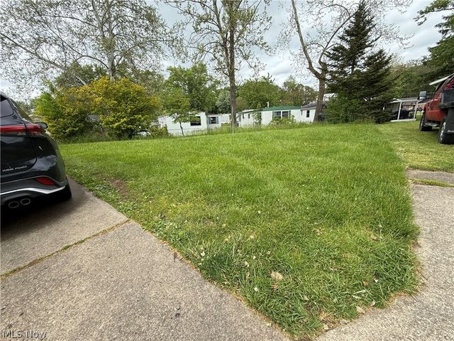 200 Driftwood Drive SE, New Philadelphia, OH 44663