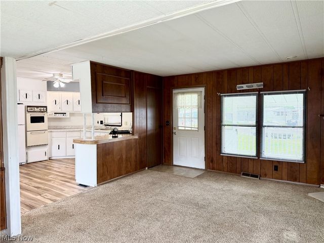 200 Driftwood Drive SE, New Philadelphia, OH 44663