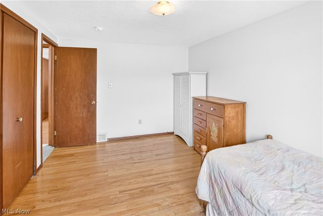 2115 Coventry Drive, Parma, OH 44134