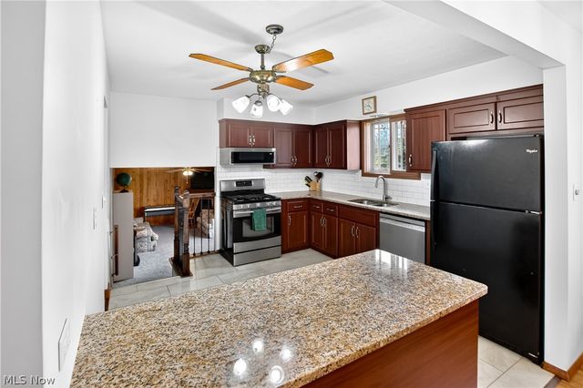 2115 Coventry Drive, Parma, OH 44134