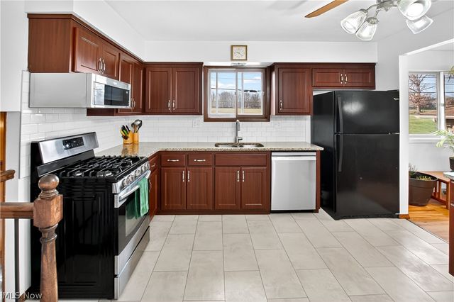 2115 Coventry Drive, Parma, OH 44134