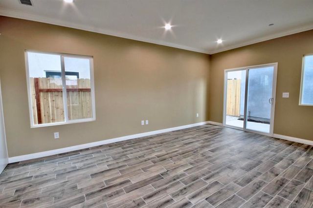 903 5 Concepcion Ave, Spring Valley, CA 91977