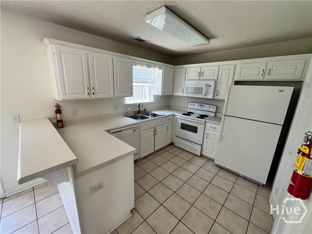 Image 4 of property listing at 92 Aubrey Trail, Richmond Hill, GA 31324
