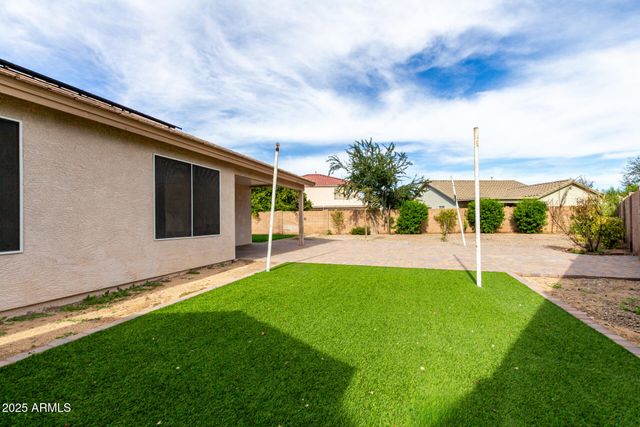 8214 W LUMBEE Street, Phoenix, AZ 85043