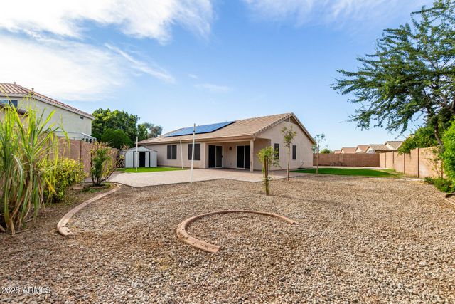 8214 W LUMBEE Street, Phoenix, AZ 85043