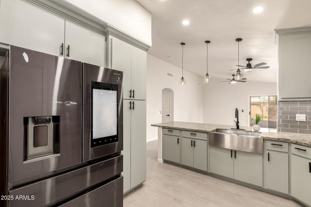 8214 W LUMBEE Street, Phoenix, AZ 85043