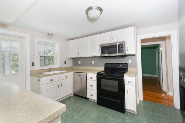 10 Farview Ave, Shrewsbury, MA 01545