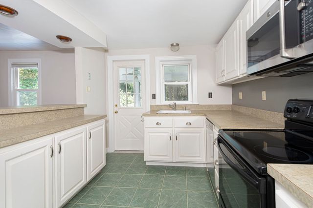 10 Farview Ave, Shrewsbury, MA 01545