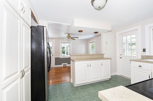 10 Farview Ave, Shrewsbury, MA 01545