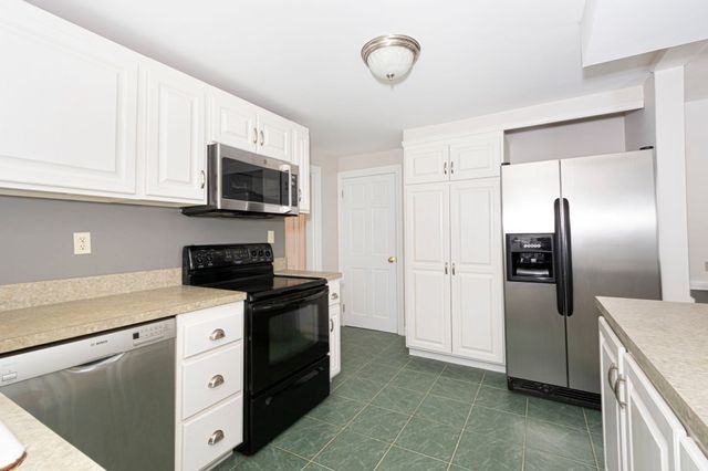 10 Farview Ave, Shrewsbury, MA 01545