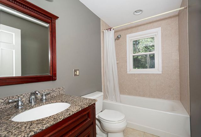 10 Farview Ave, Shrewsbury, MA 01545