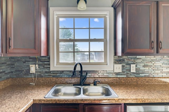 3597 Fox Tail Ct, Clarksville, TN 37040