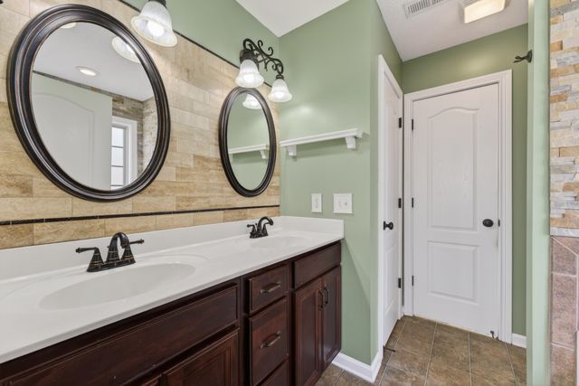 3597 Fox Tail Ct, Clarksville, TN 37040