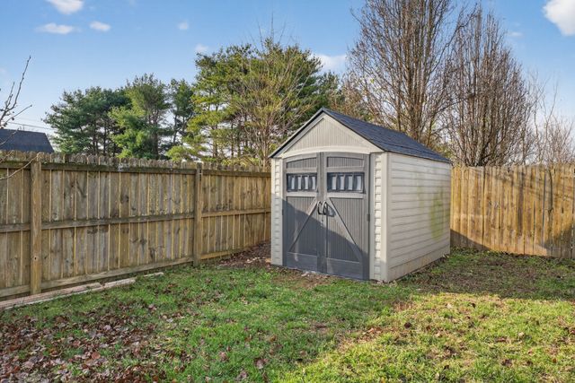 3597 Fox Tail Ct, Clarksville, TN 37040