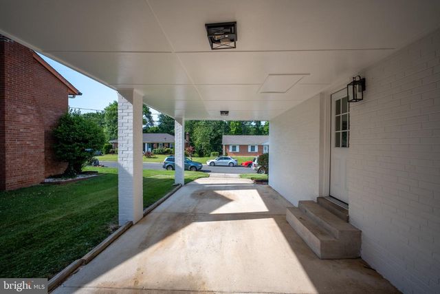 9414 ELDRED PL, Lanham, MD 20706