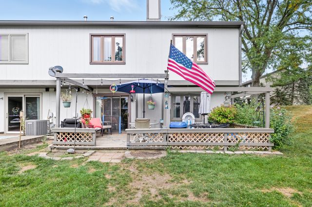 123 Honeysuckle Court, Rolling Meadows, IL 60008