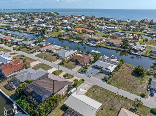109 PECKHAM STREET SE, Port Charlotte, FL 33952