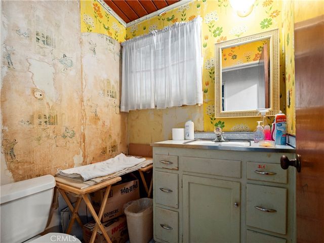 9281 Dorrington, Pacoima, CA 91331