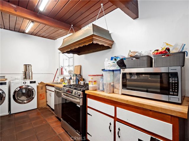 9281 Dorrington, Pacoima, CA 91331