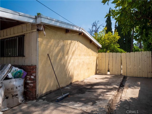9281 Dorrington, Pacoima, CA 91331