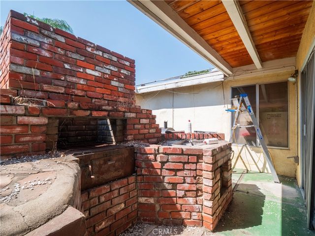 9281 Dorrington, Pacoima, CA 91331