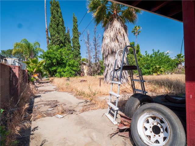 9281 Dorrington, Pacoima, CA 91331