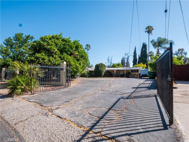 9281 Dorrington, Pacoima, CA 91331