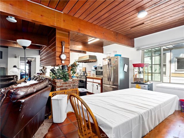 9281 Dorrington, Pacoima, CA 91331